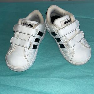 Adidas toddler size 5 1/2